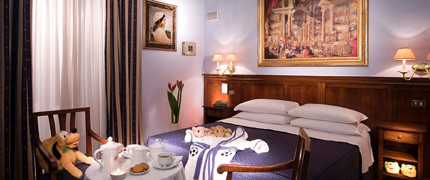 Hotel des Artistes - Double Bedroom Hotel des Artistes - Double Bedroom